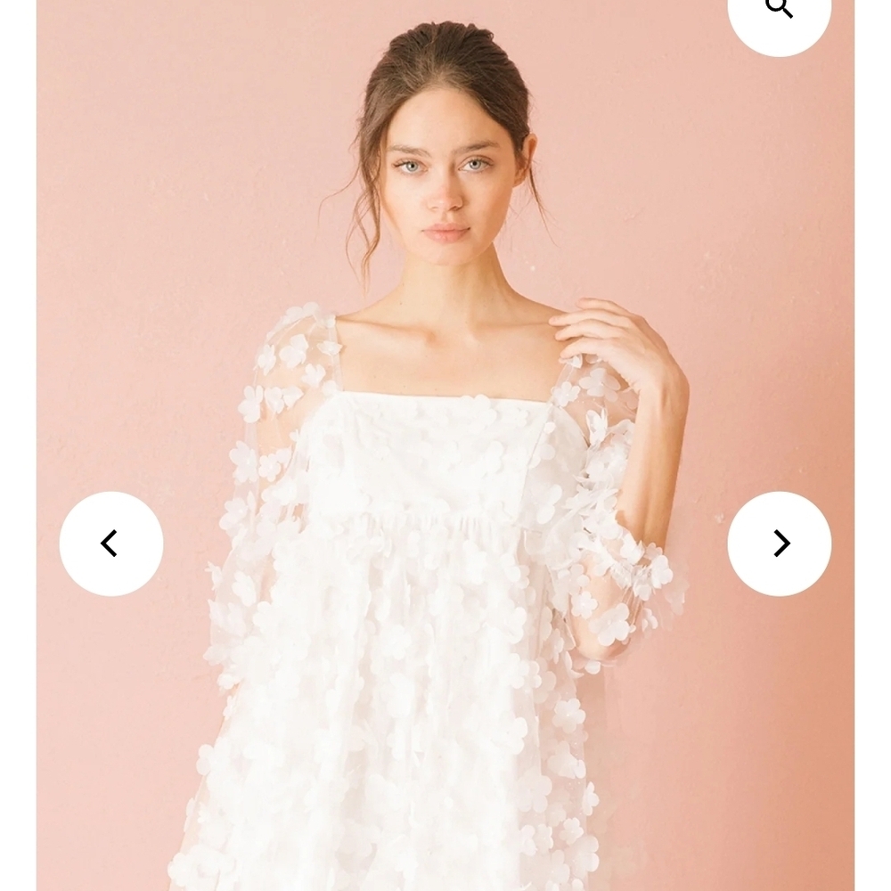 Elegant 3D White Floral With Pearls Mini Dress - Picture 4 of 9